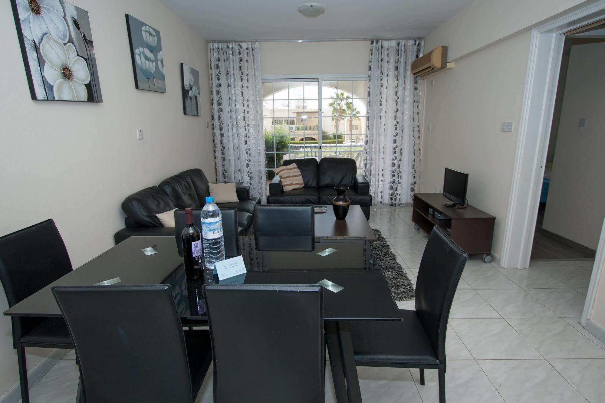 Ferienwohnung Santa Barbara Complex Limassol Exterior foto